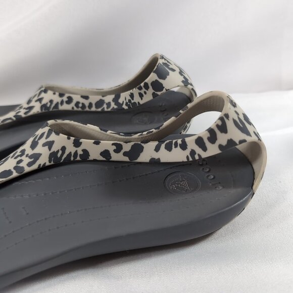 Crocs Serena Sexi Grey Cheetah Animal Print Sandals Thong Flip Flops 203218 T 10 - Picture 3 of 16